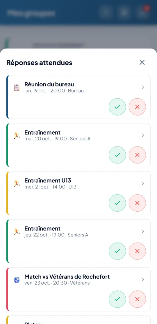 Liste des réponses attendues : réunion du bureau, entraînements et match, chacun avec un bouton présent et un bouton absent.
